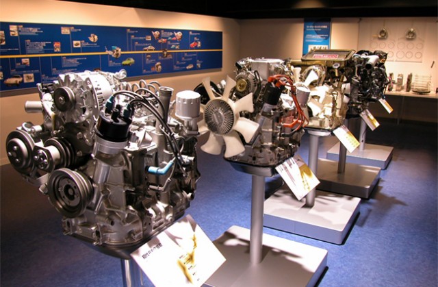 Photo from http://www.mazda.com/ja/about/museum/guide/